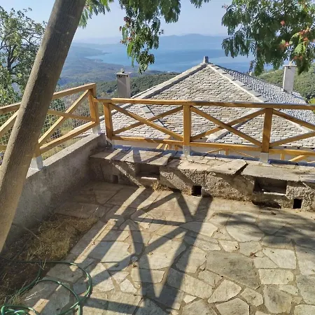 Peaceful Escape In Vakantiehuis
